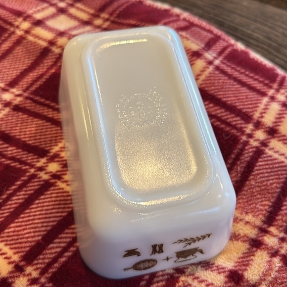 Pyrex Early American Small Loaf Pan - Picture 6 of 6